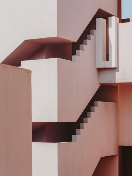 El fotògraf instal·lat a Barcelona Salva López captura la bellesa de la Muralla Roja per a Gestalten